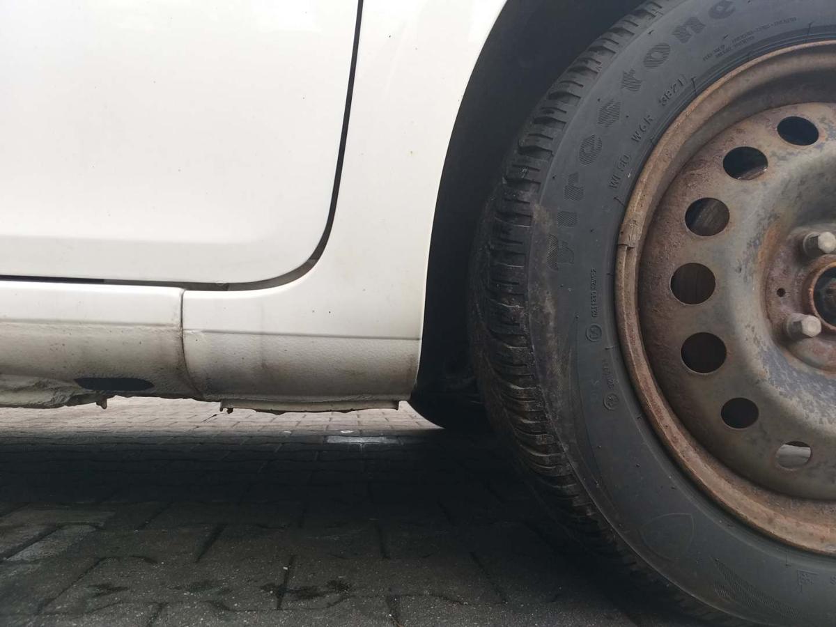 Renault Clio 3 original Kotflügel vorn rechts OV369 Weiß Bj.2009